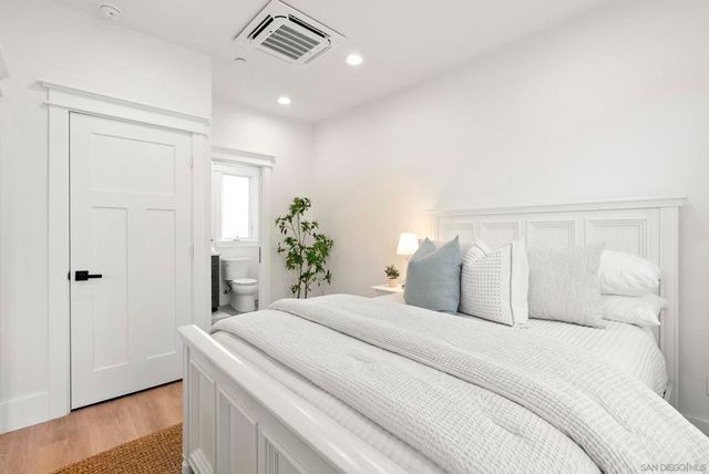 2124 Hickory, San Diego, CA 92103