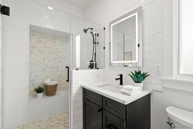 2124 Hickory, San Diego, CA 92103