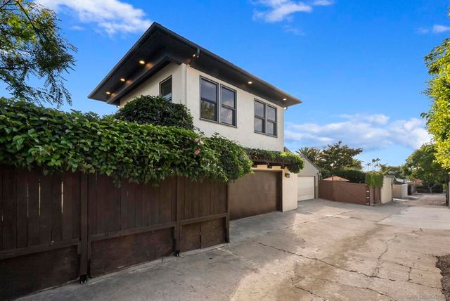 2124 Hickory, San Diego, CA 92103