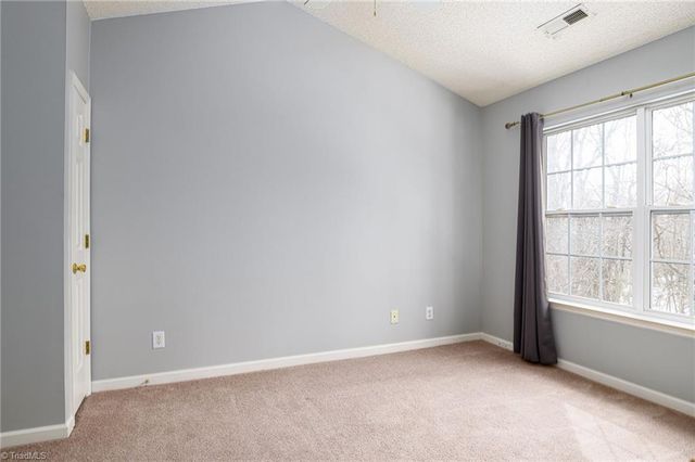 12 Tannenbaum Circle, Greensboro, NC 27410