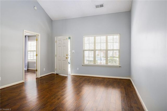 12 Tannenbaum Circle, Greensboro, NC 27410