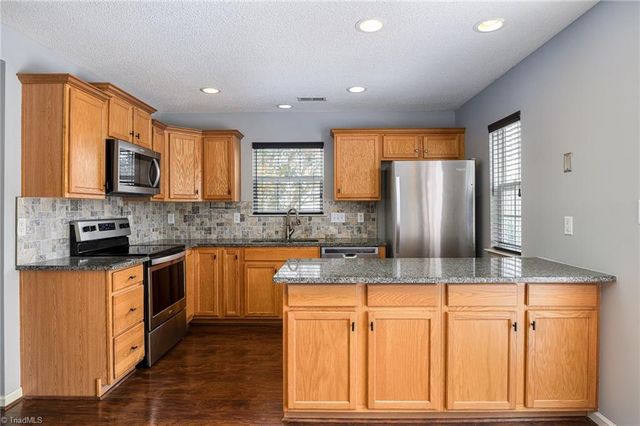 12 Tannenbaum Circle, Greensboro, NC 27410