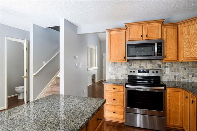 12 Tannenbaum Circle, Greensboro, NC 27410