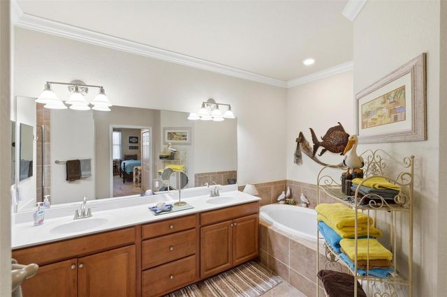 20120 RAGAZZA CIRCLE 202, Venice, FL 34293