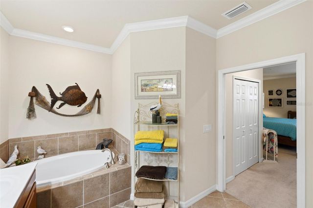 20120 RAGAZZA CIRCLE 202, Venice, FL 34293