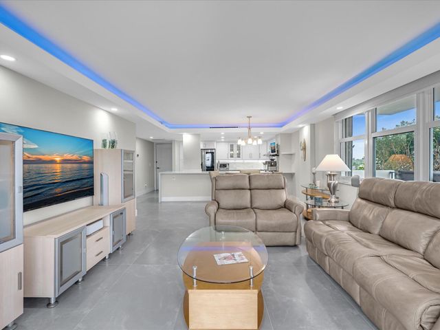 1150 Hillsboro Mile 302, Hillsboro Beach, FL 33062