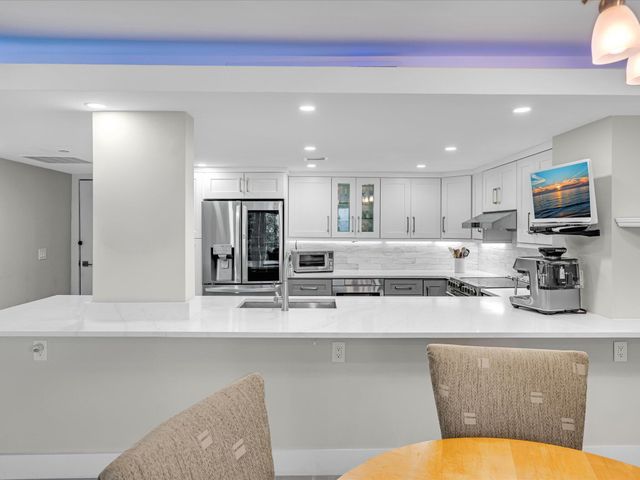 1150 Hillsboro Mile 302, Hillsboro Beach, FL 33062