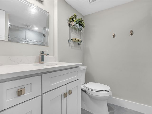 1150 Hillsboro Mile 302, Hillsboro Beach, FL 33062