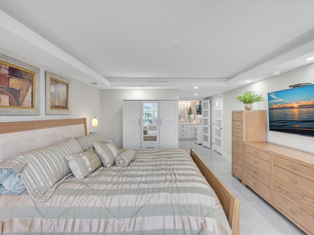 1150 Hillsboro Mile 302, Hillsboro Beach, FL 33062