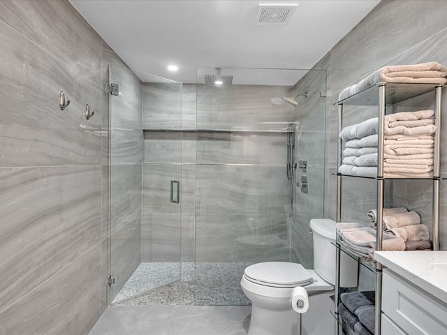 1150 Hillsboro Mile 302, Hillsboro Beach, FL 33062