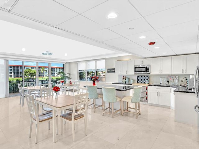 1150 Hillsboro Mile 302, Hillsboro Beach, FL 33062