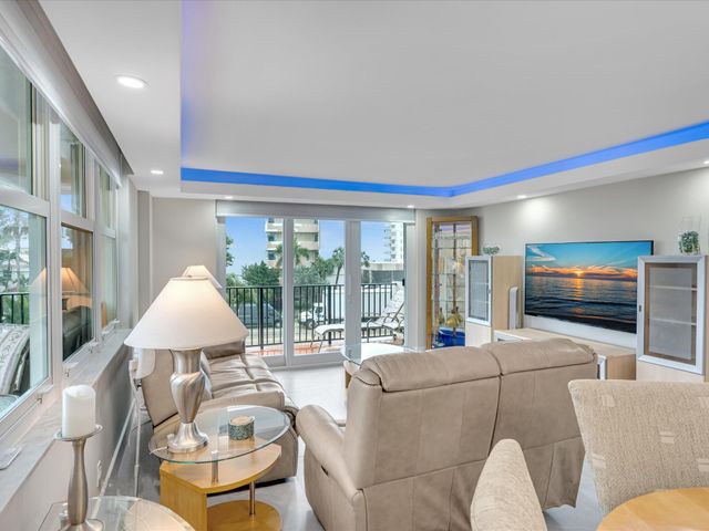 1150 Hillsboro Mile 302, Hillsboro Beach, FL 33062