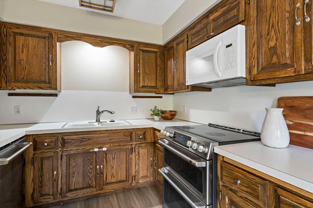 18920 27th Avenue N, Plymouth, MN 55447