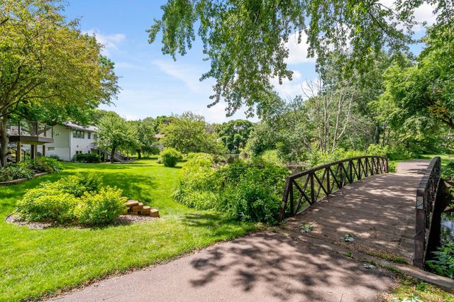18920 27th Avenue N, Plymouth, MN 55447