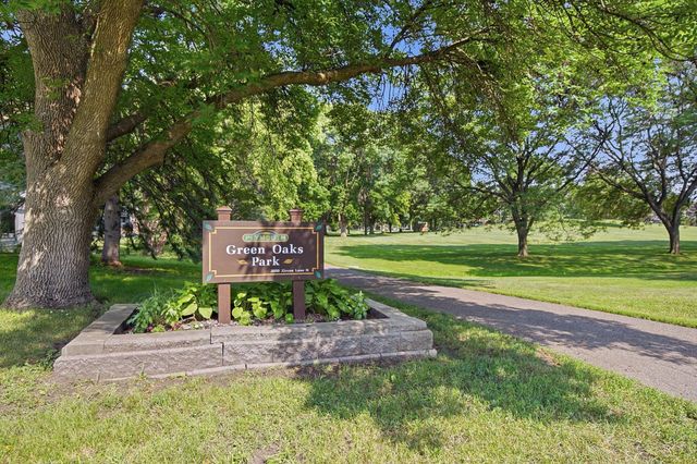 18920 27th Avenue N, Plymouth, MN 55447