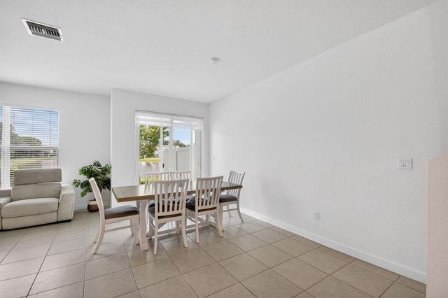 6933 N Harbours Edge Avenue, Lake Worth, FL 33467