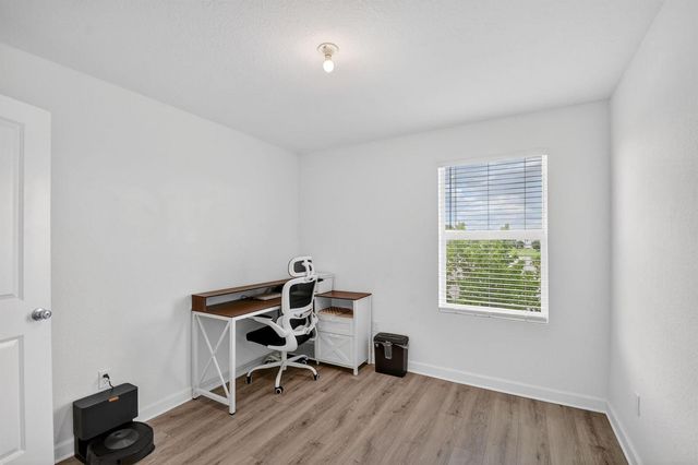 6933 N Harbours Edge Avenue, Lake Worth, FL 33467