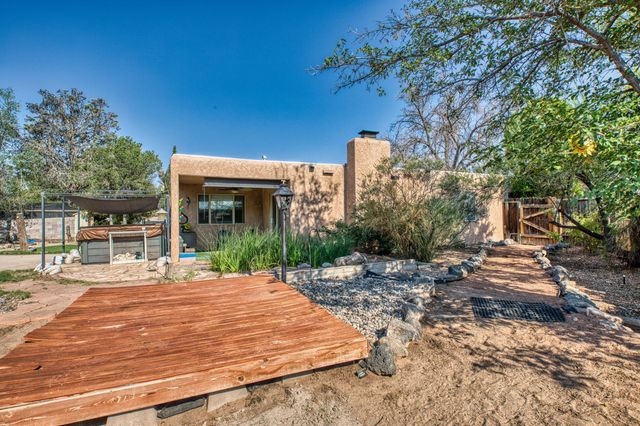 5639 Camino Canada NW, Albuquerque, NM 87114