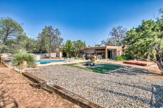 5639 Camino Canada NW, Albuquerque, NM 87114