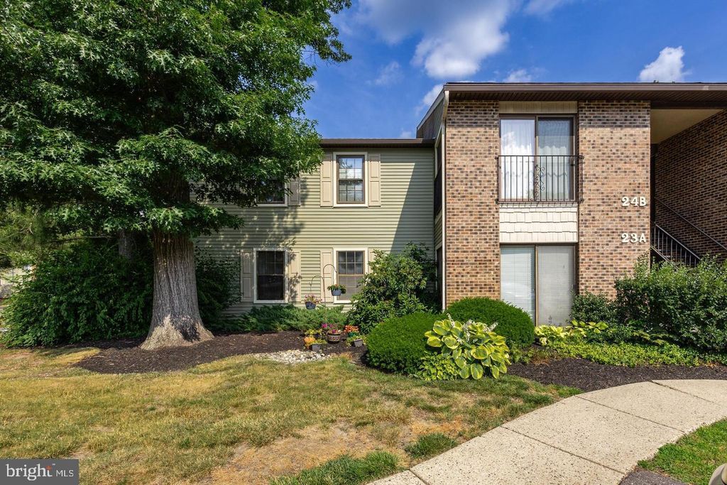 23-A W BLUEBELL LN, Mount Laurel, NJ 08054