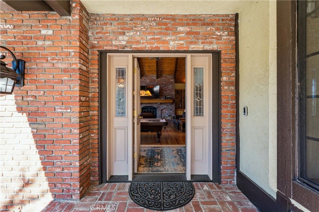 Image 18 of property listing at 28994 North Shore, Lake Arrowhead, CA 92352