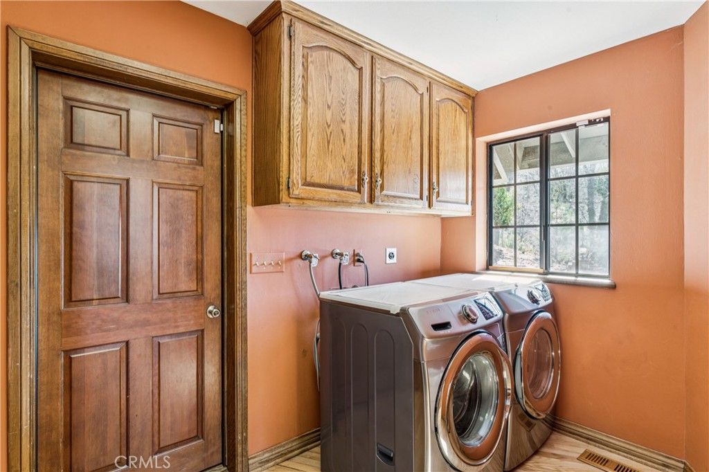 Image 27 of property listing at 28994 North Shore, Lake Arrowhead, CA 92352