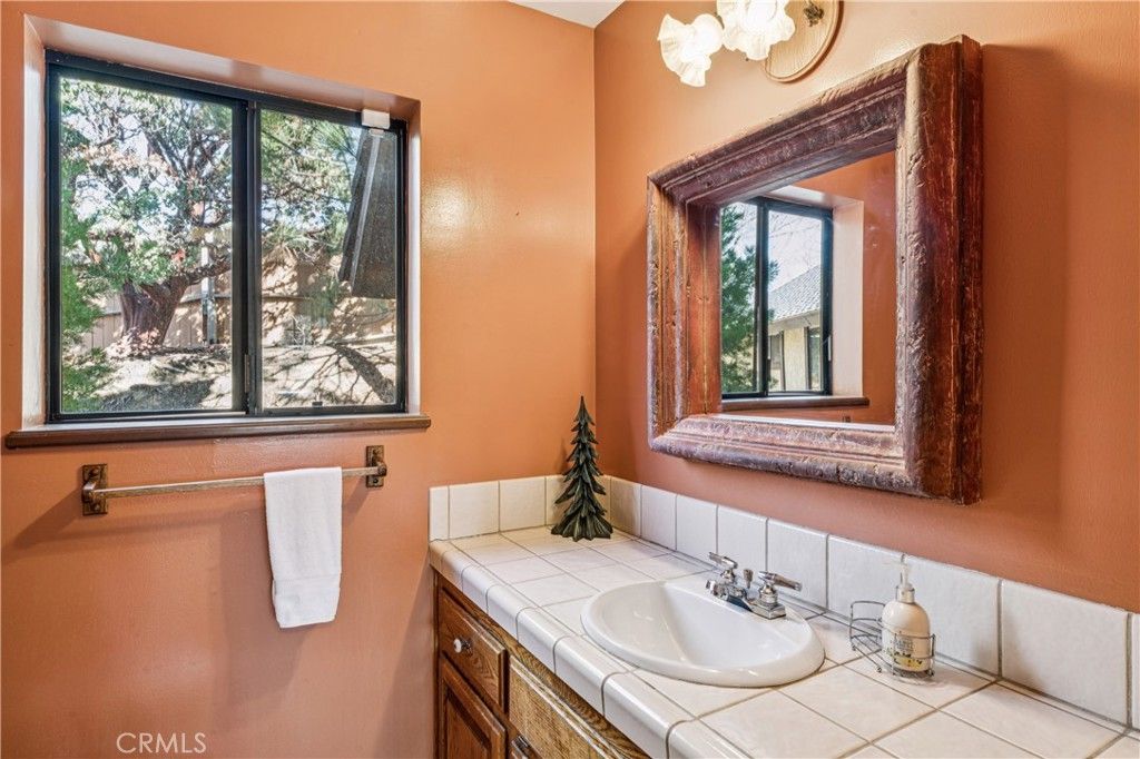 Image 28 of property listing at 28994 North Shore, Lake Arrowhead, CA 92352