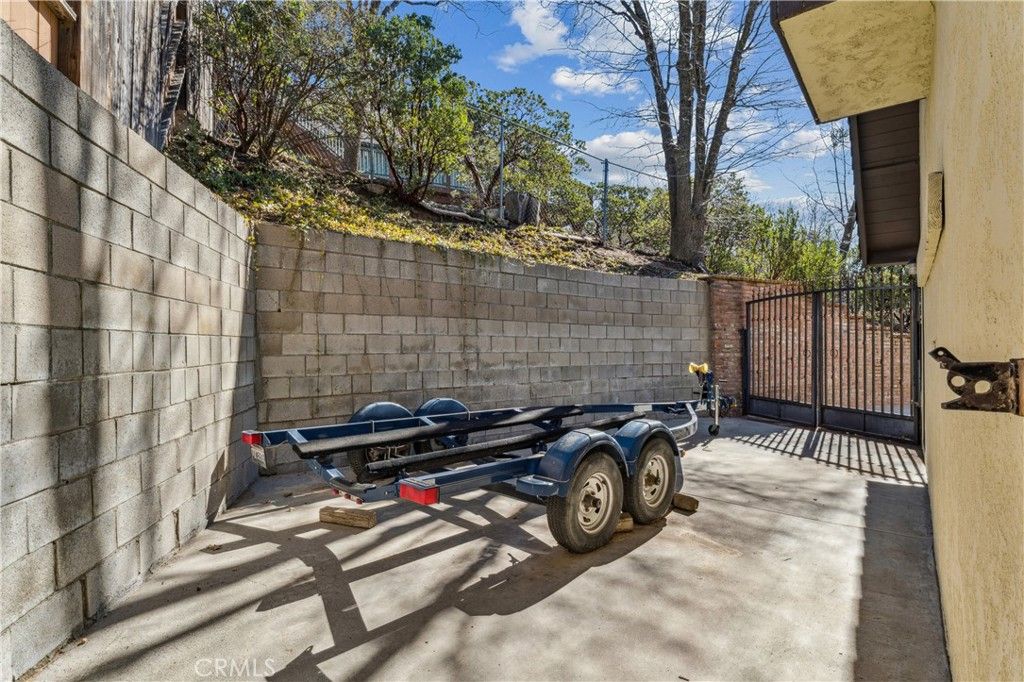 Image 60 of property listing at 28994 North Shore, Lake Arrowhead, CA 92352