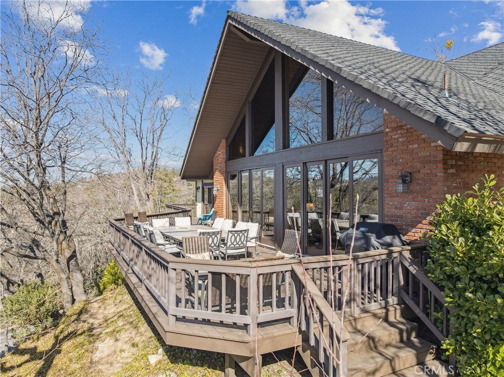 Image 62 of property listing at 28994 North Shore, Lake Arrowhead, CA 92352