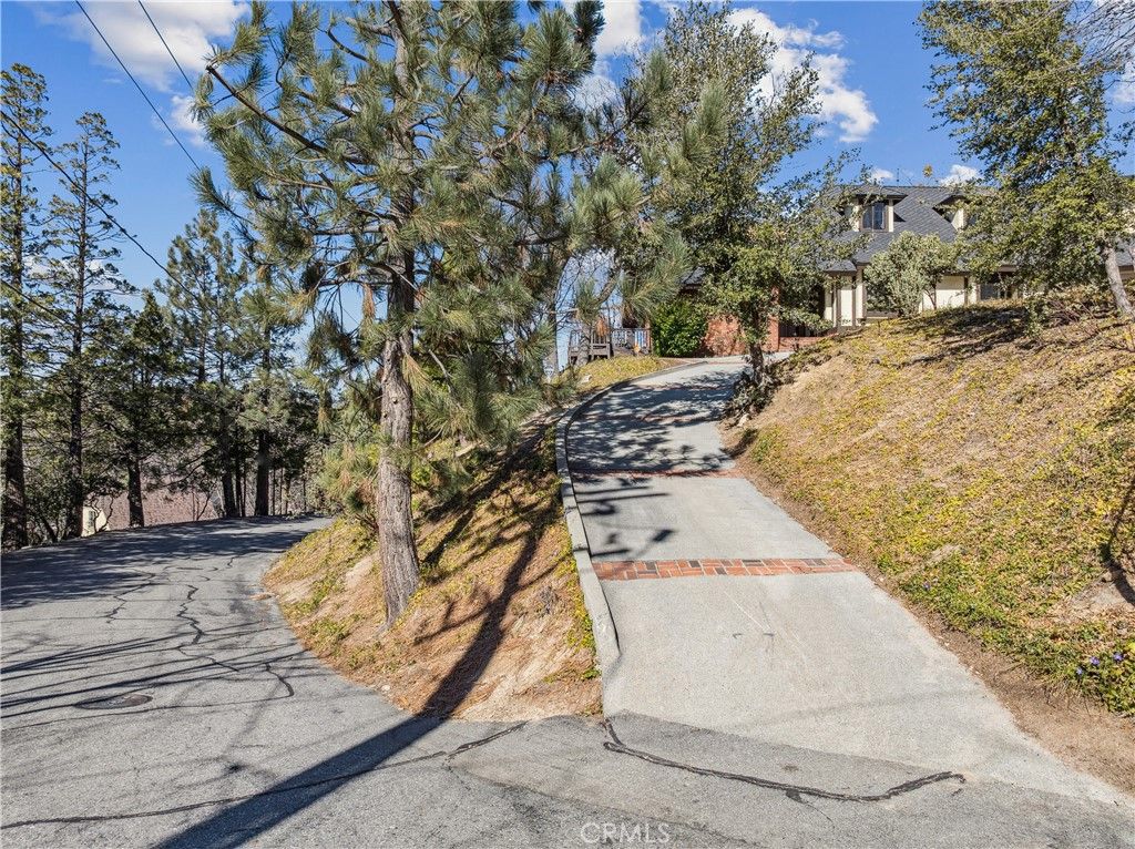 Image 70 of property listing at 28994 North Shore, Lake Arrowhead, CA 92352