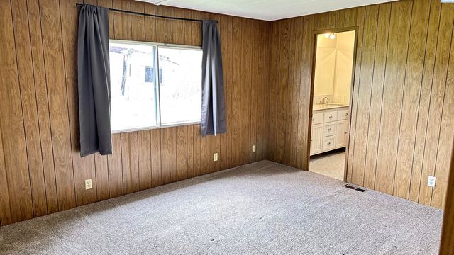 301 Klemgard Rd, Pullman, WA 99163