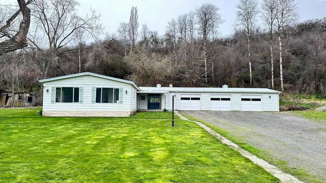 301 Klemgard Rd, Pullman, WA 99163