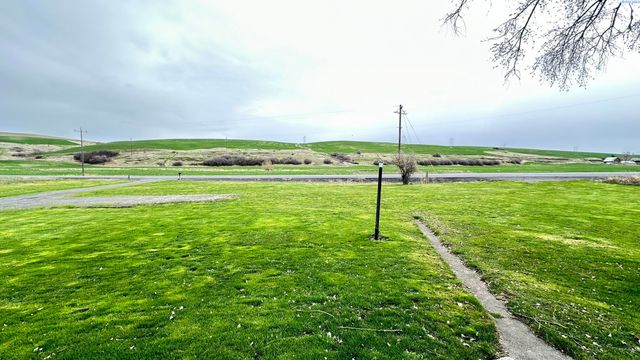 301 Klemgard Rd, Pullman, WA 99163