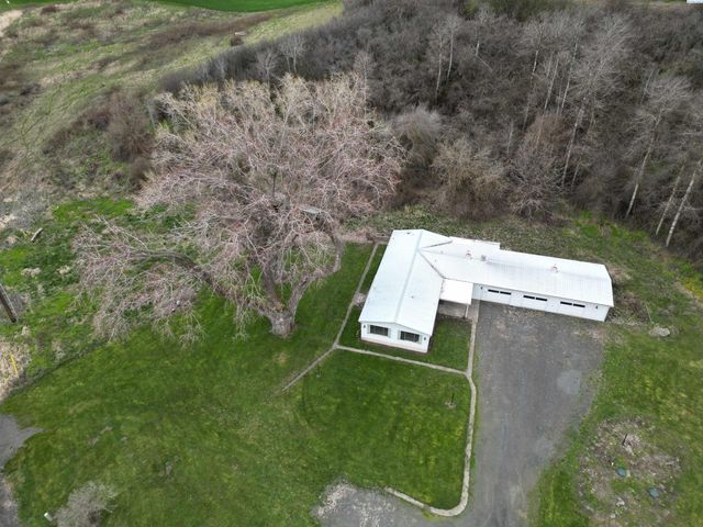 301 Klemgard Rd, Pullman, WA 99163