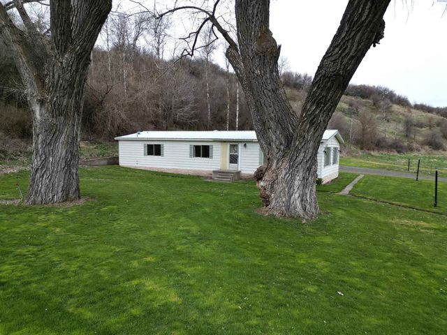 301 Klemgard Rd, Pullman, WA 99163