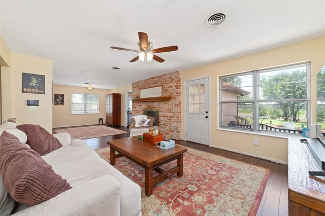 7434 Carew Street, Houston, TX 77074