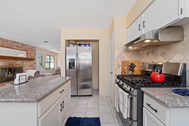 7434 Carew Street, Houston, TX 77074