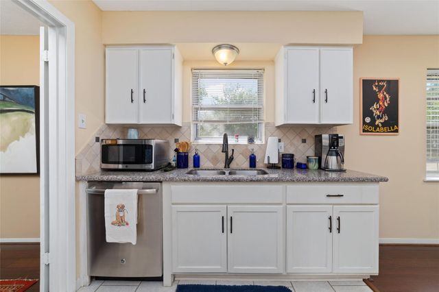 7434 Carew Street, Houston, TX 77074