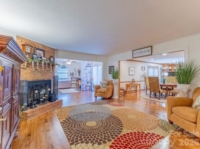 819 Chesterfield Circle SW, Lenoir, NC 28645