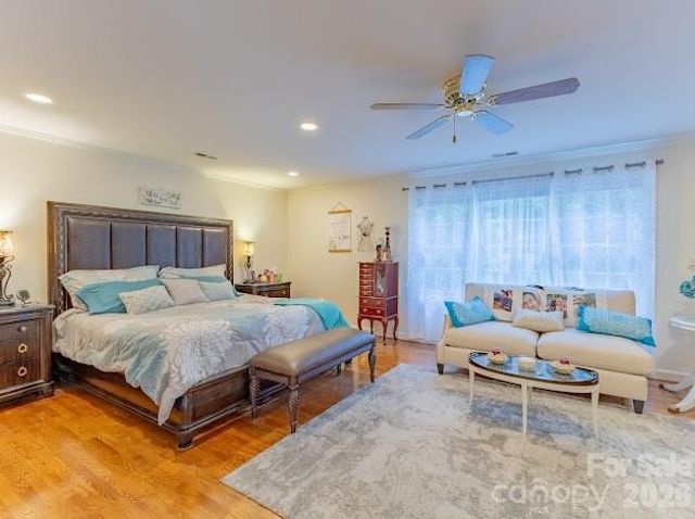 819 Chesterfield Circle SW, Lenoir, NC 28645