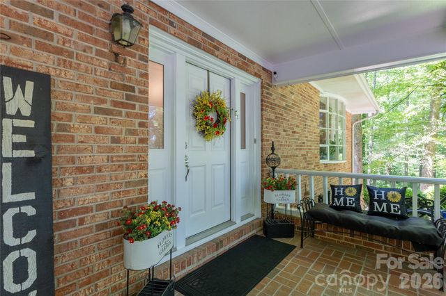 819 Chesterfield Circle SW, Lenoir, NC 28645