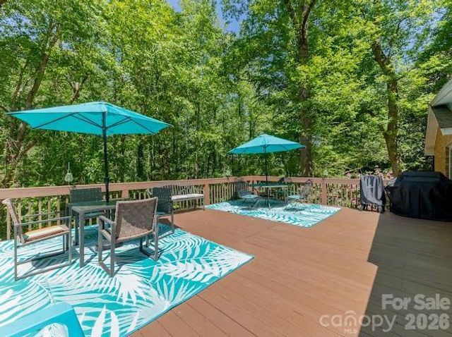 819 Chesterfield Circle SW, Lenoir, NC 28645