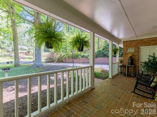 819 Chesterfield Circle SW, Lenoir, NC 28645