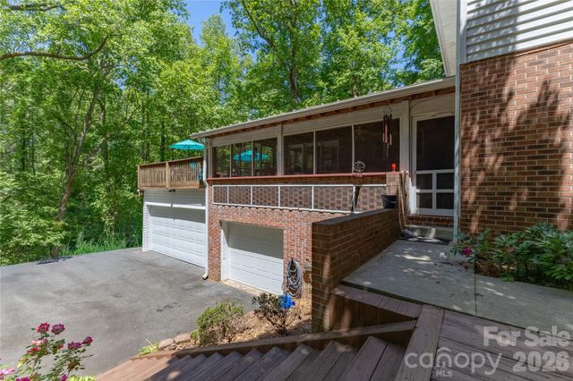 819 Chesterfield Circle SW, Lenoir, NC 28645
