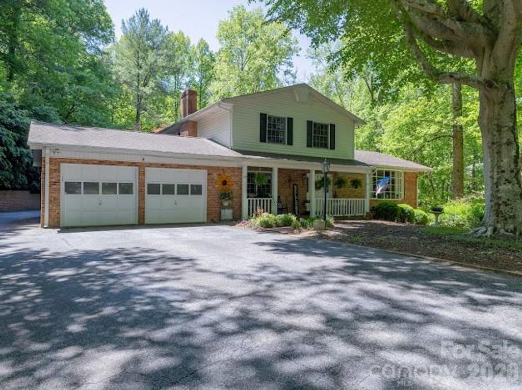 819 Chesterfield Circle SW, Lenoir, NC 28645