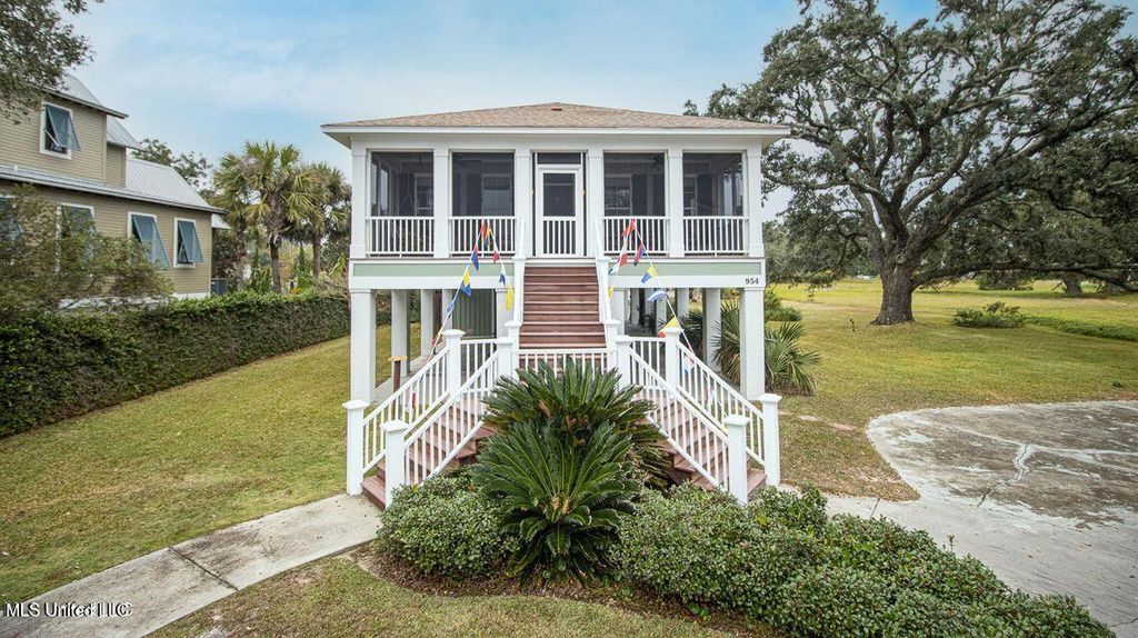 954 E Beach Boulevard, Gulfport, MS 39501