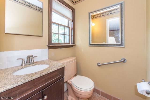 14 Charlotte Ter, Wayne Twp., NJ 07470