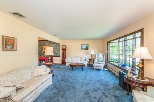 14 Charlotte Ter, Wayne Twp., NJ 07470
