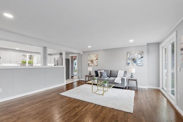 18 1st St, Westford, MA 01886