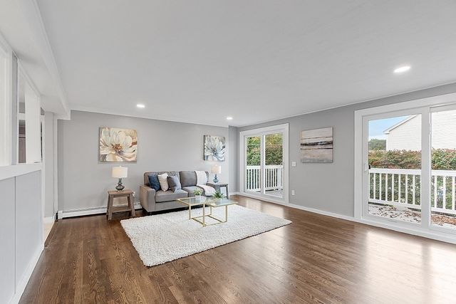 18 1st St, Westford, MA 01886